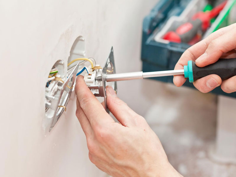 electrical-outlet-repair